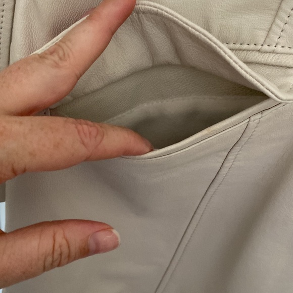 Danier leather coat - Picture 3 of 10